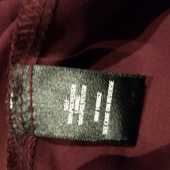 Torid Burgundy adjustable strap zippered front elastic back flowy top sz 2=2X - Picture 6 of 8